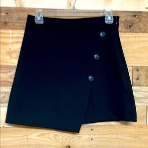 Banana Republic size 0 Black Asymmetrical Skirt with Button Detail and Side Zip